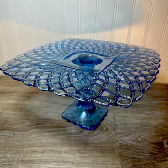 LE Smith Glass Ice Blue Trellis Cake Plate-Vintage- large - Picture 1 of 12